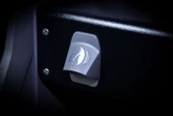 Napoleon Rogue SE 525 Gasgrill - All-black - Grillfürst Edition Inkl. Abdeckhaube - SMART Deal Inkl. Grillfürst Grill Control - Modell 2022 -Napoleon Flaschenoeffner all black