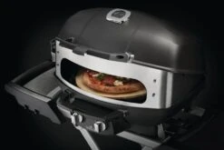 Napoleon Drehspieß / Rotisserie Heavy Duty Mit Ofeneinsatz Für TravelQ Gasgrill -Napoleon Napoleon 69282 TQ PRO285 Rotisserie InUse Pizza