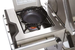 Napoleon Prestige Pro 825-3 Edelstahl Gasgrill Inkl. Drehspieß Und Bodenbeleuchtung - Modell 2023 - SMART Deal Inkl. Grillfürst Grill Control Mit Companion Device Und Einstichthermometer -Napoleon Napoleon Prestige Pro 825 Seitenbrenner Gemuesekorb