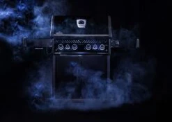 Napoleon Rogue SE 525 Gasgrill - All-black - Grillfürst Edition Inkl. Abdeckhaube - SMART Deal Inkl. Grillfürst Grill Control - Modell 2022 -Napoleon napoleon rogue se all black limited